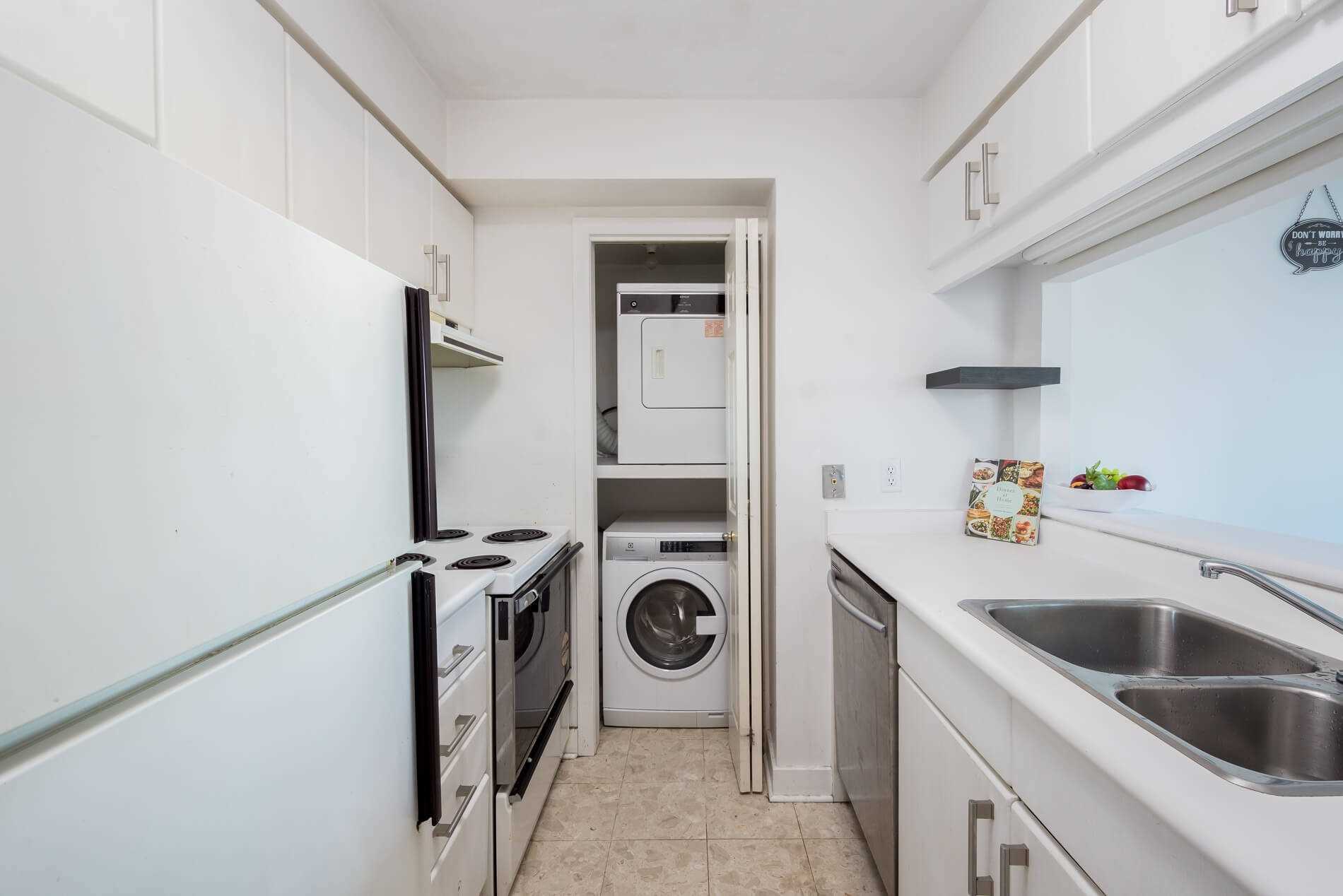 409 Bloor St E, #1003