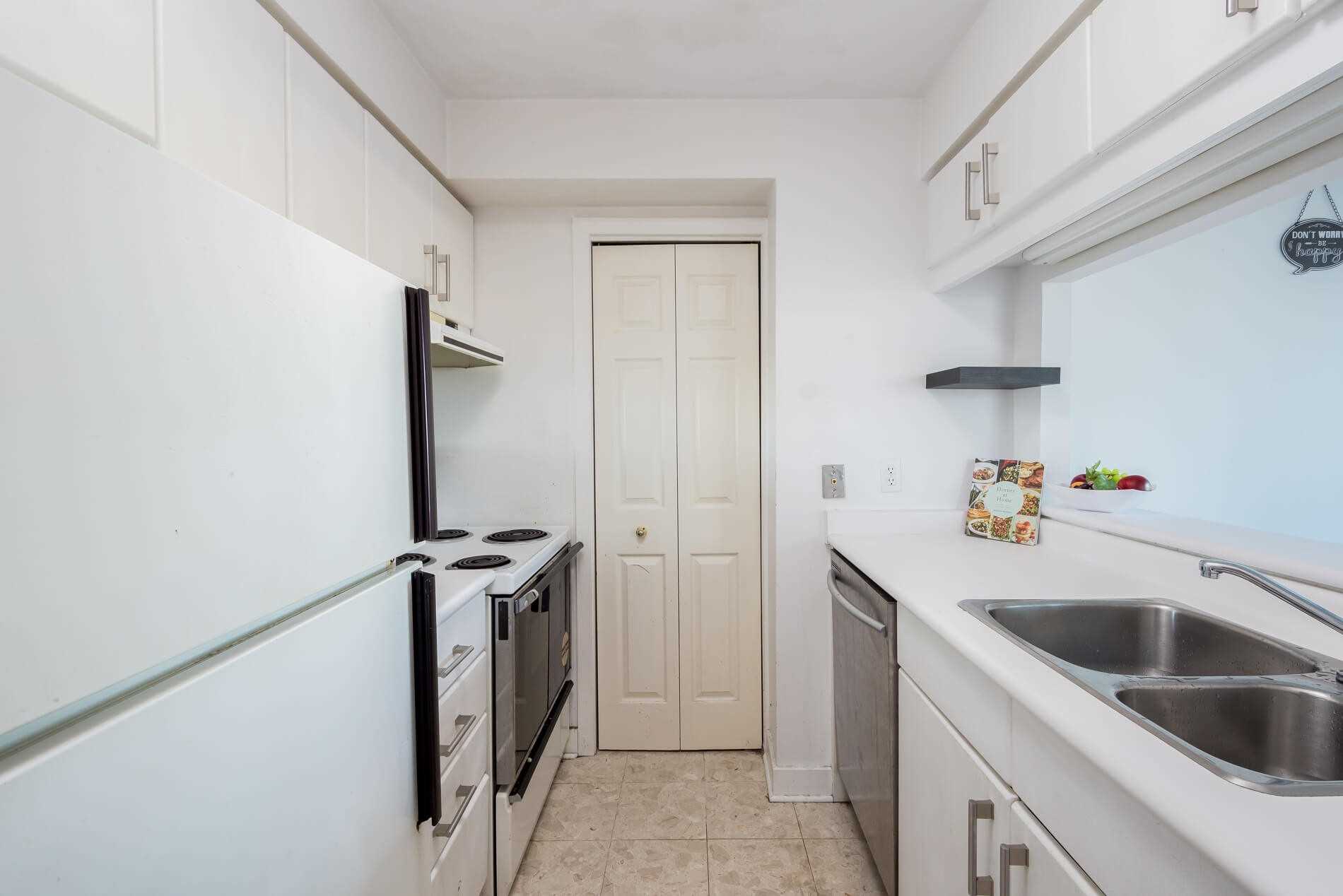 409 Bloor St E, #1003