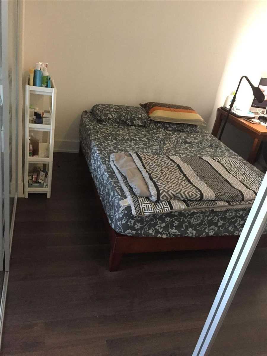 111 St Clair Ave W, #1226