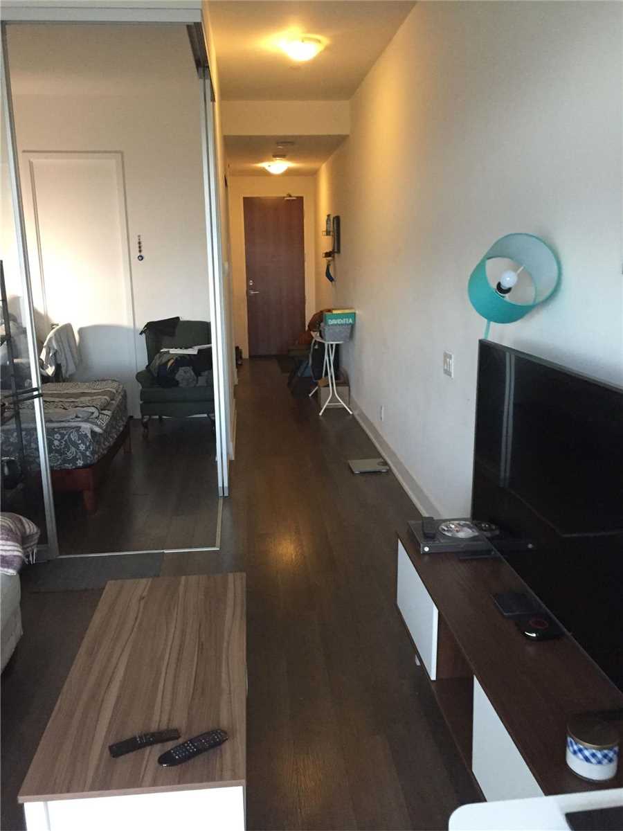 111 St Clair Ave W, #1226