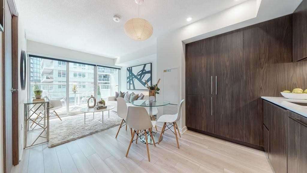 17 Bathurst St, #603