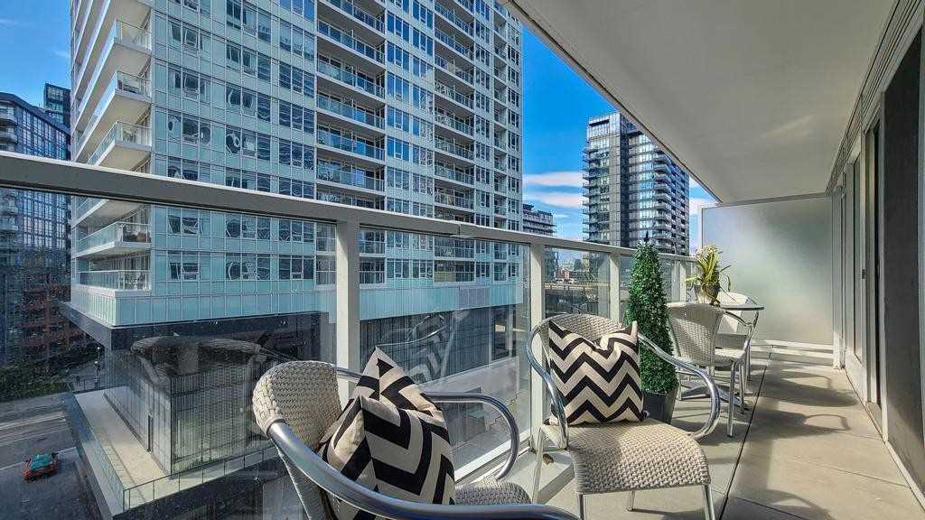 17 Bathurst St, #603