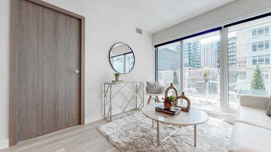 17 Bathurst St, #603