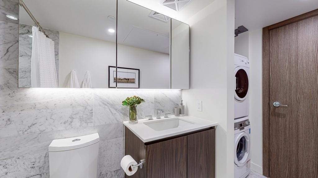 17 Bathurst St, #603