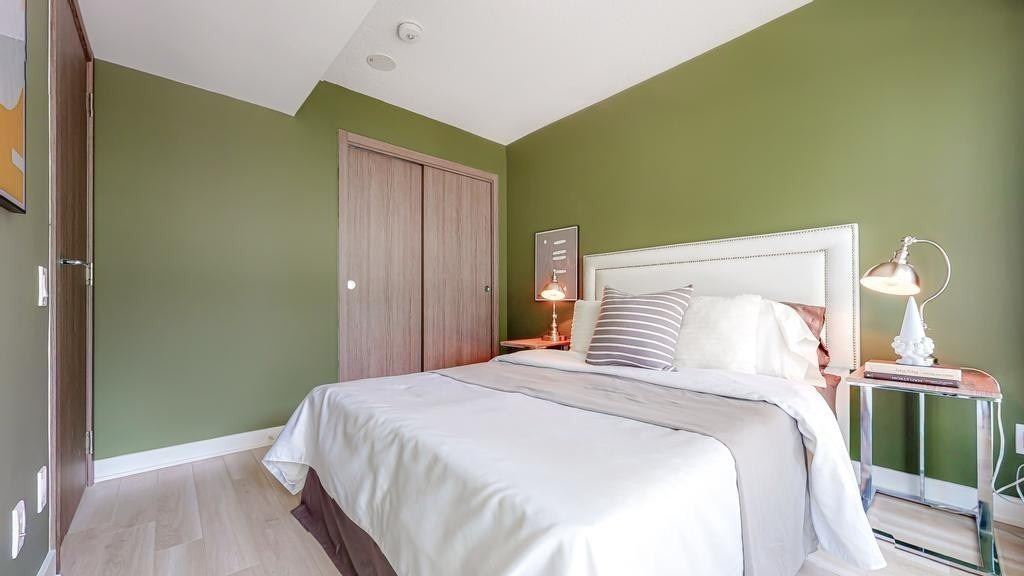 17 Bathurst St, #603