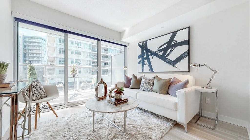 17 Bathurst St, #603