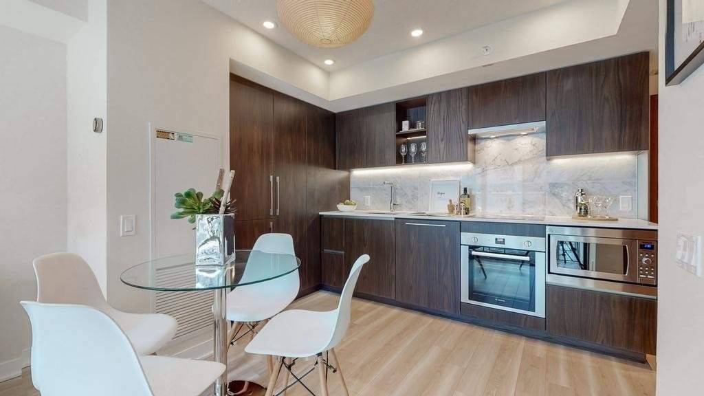 17 Bathurst St, #603