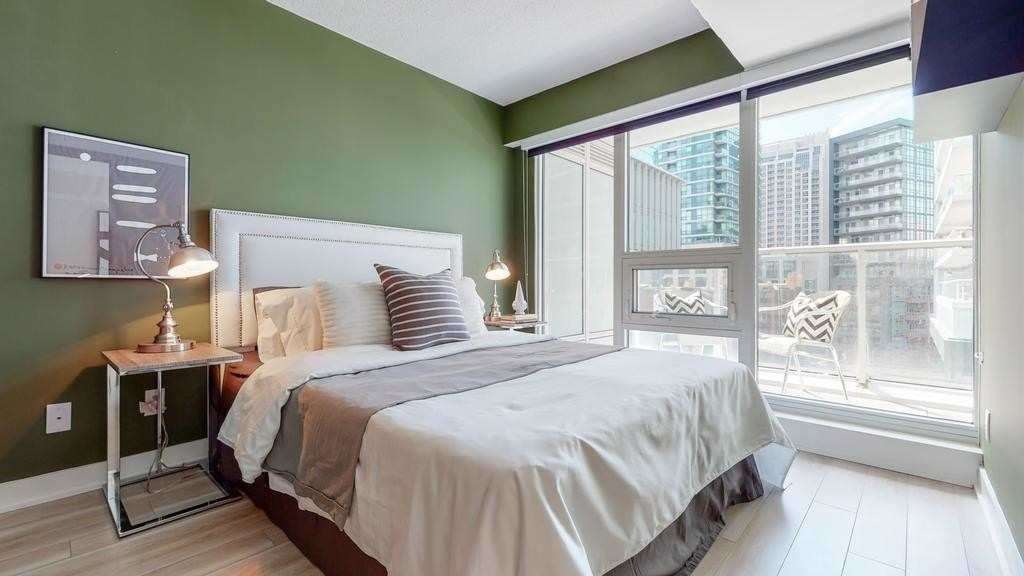 17 Bathurst St, #603