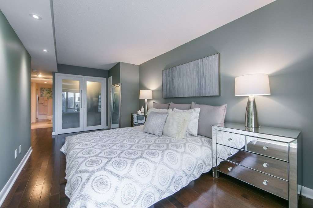 210 Victoria St, #1805
