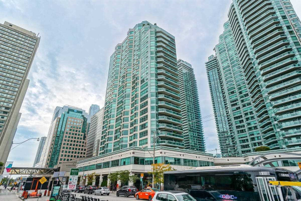 10 Queens Quay W 10 Queens Quay W