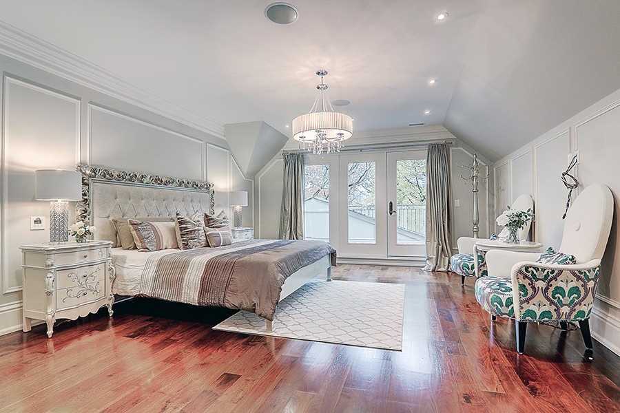 15 Castle Frank Cres