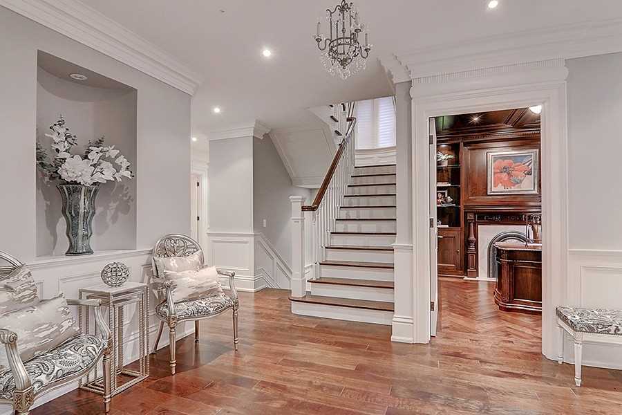 15 Castle Frank Cres