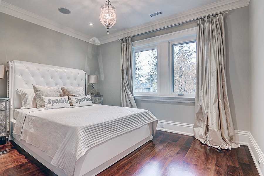 15 Castle Frank Cres