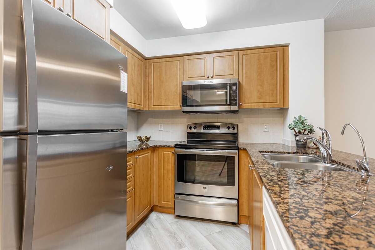 509 Beecroft Rd, #816