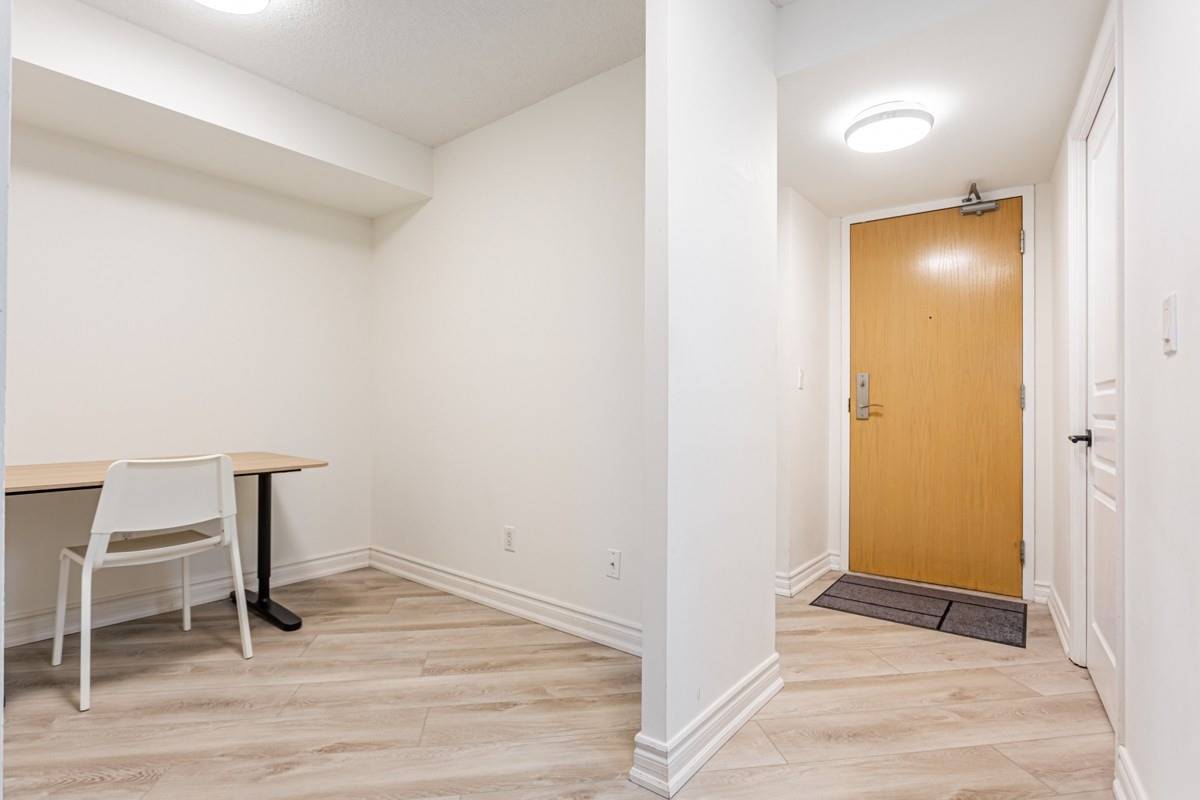509 Beecroft Rd, #816