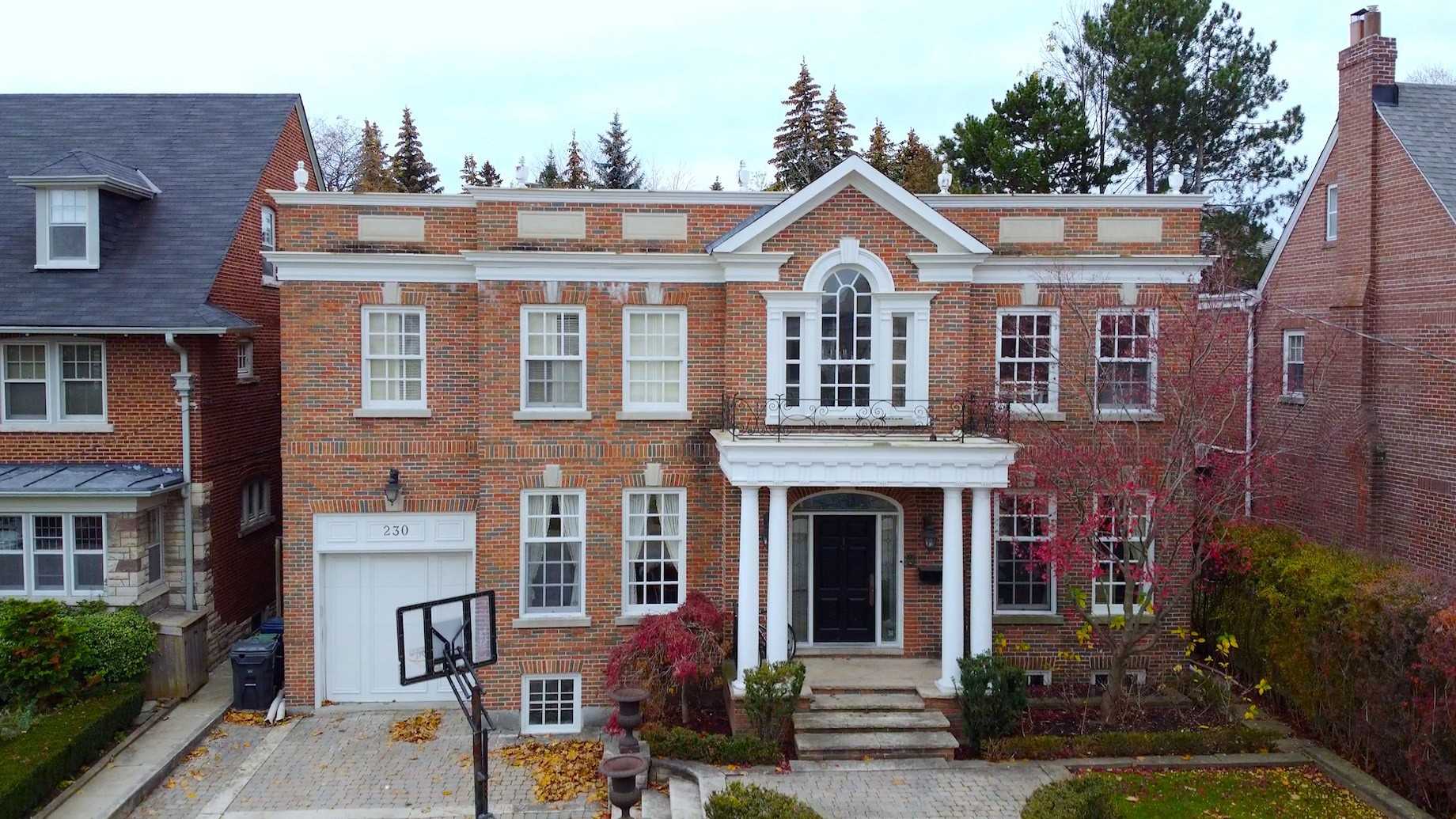 230 Dunvegan Rd