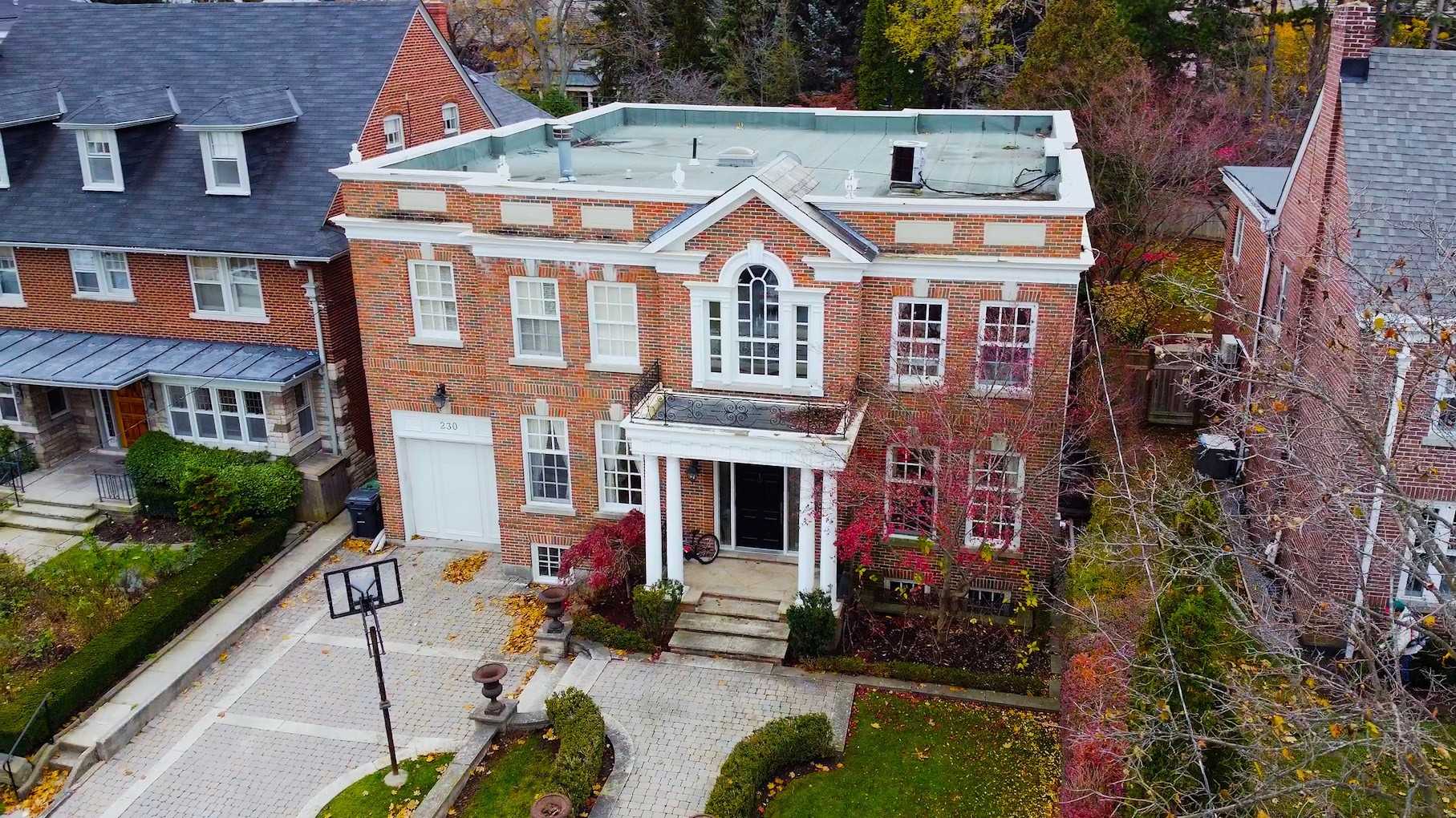230 Dunvegan Rd