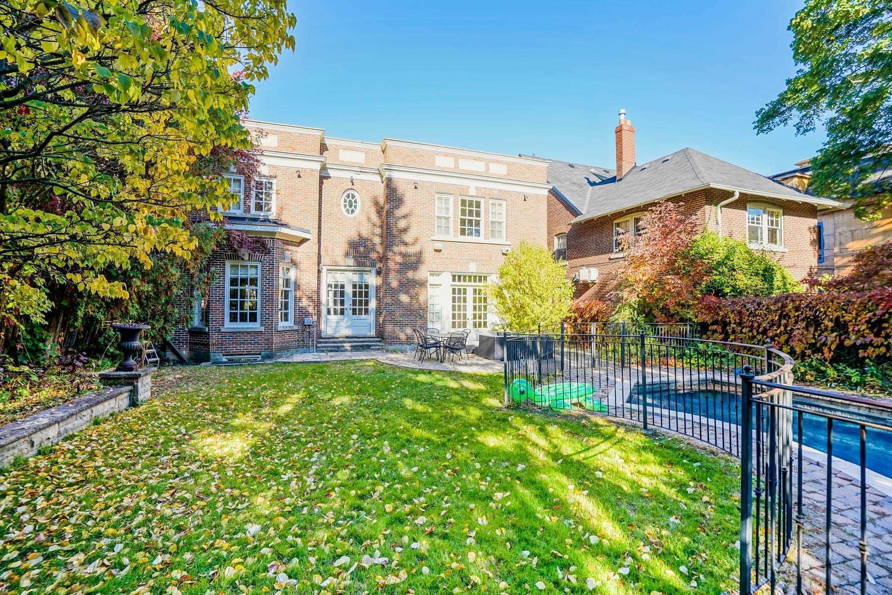 230 Dunvegan Rd