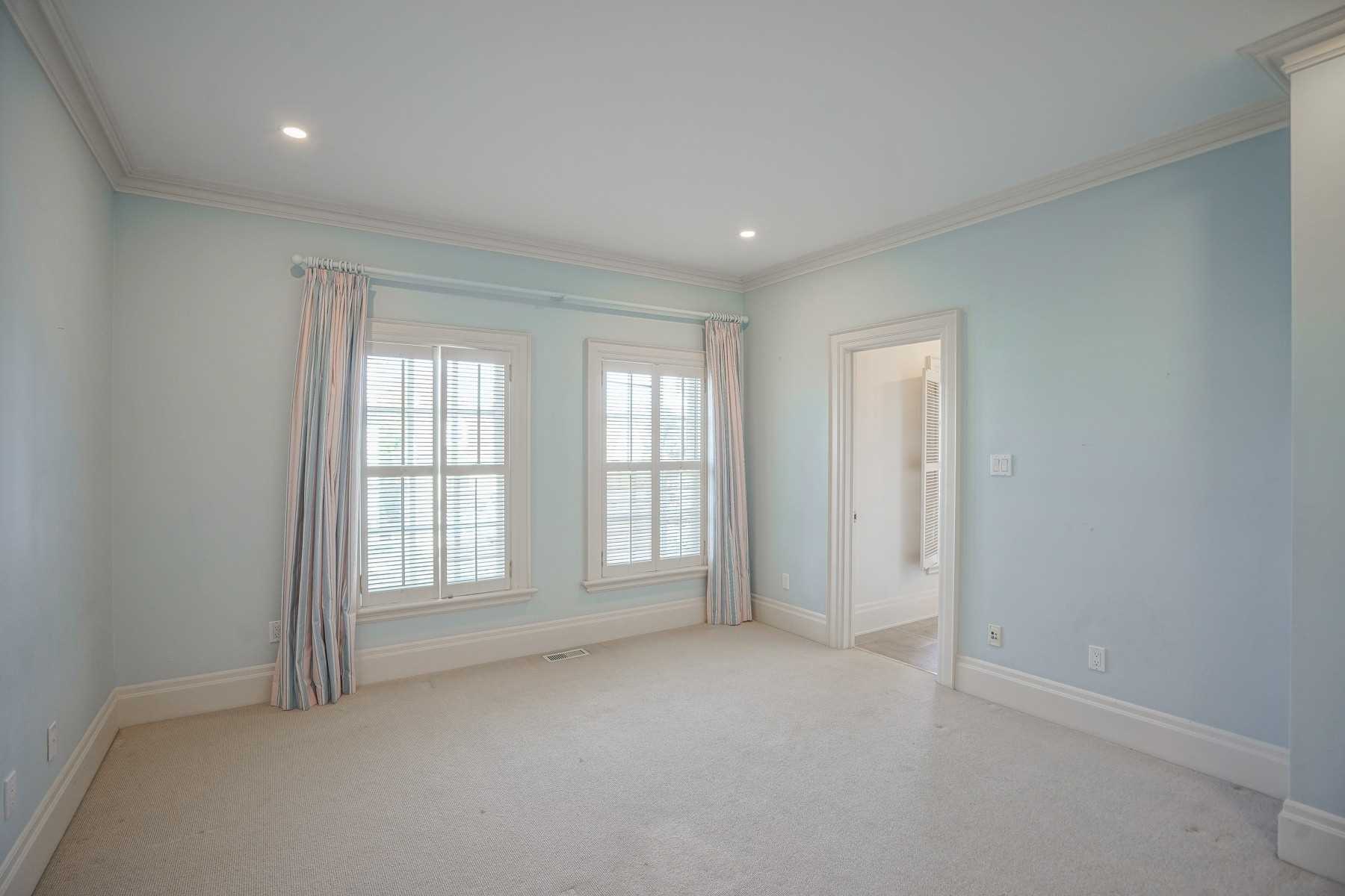 230 Dunvegan Rd