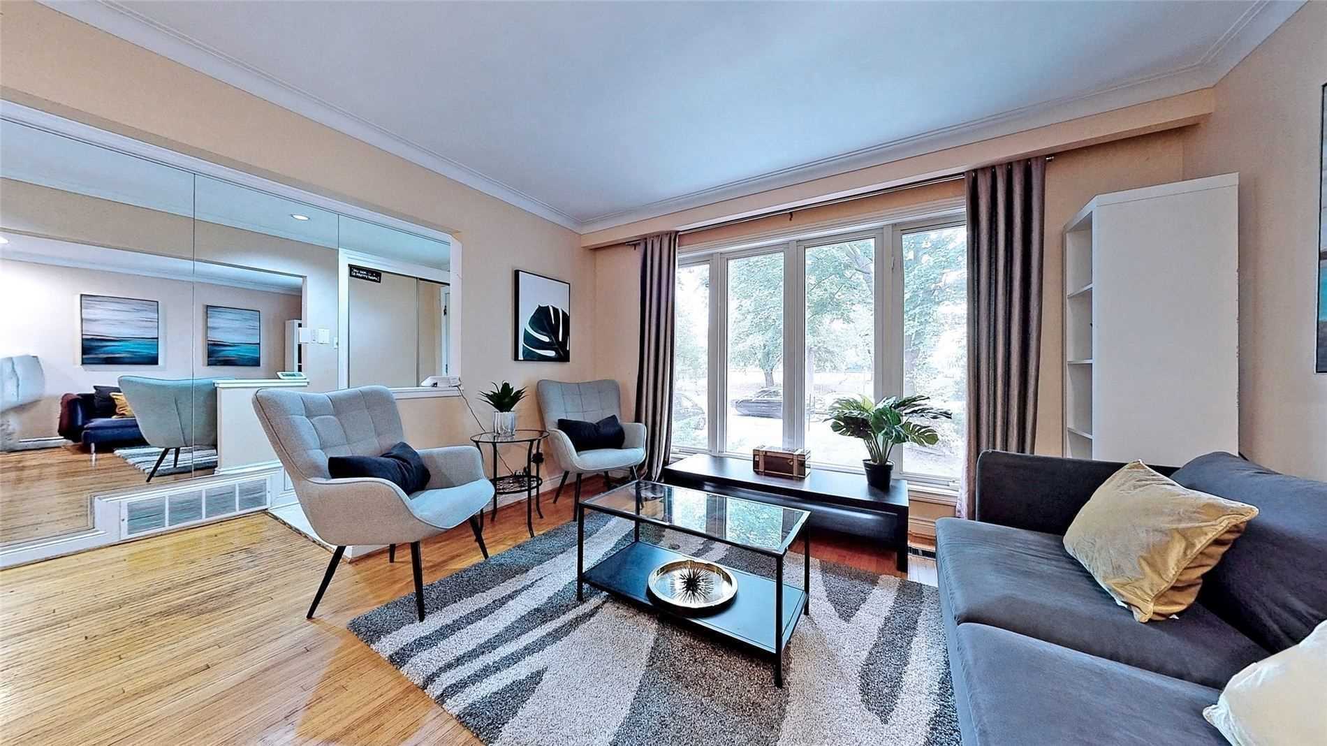 6 Fargo Ave