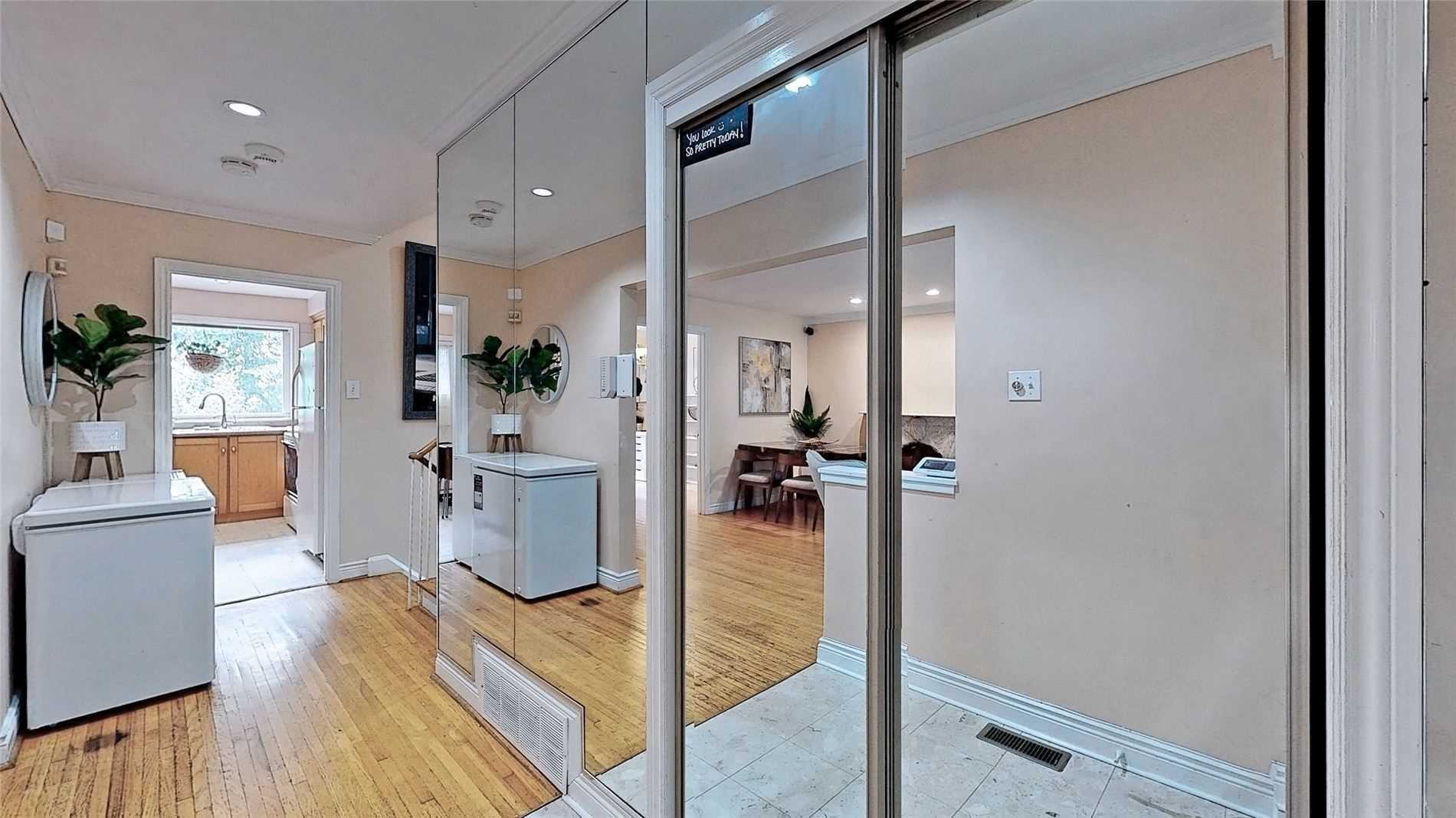 6 Fargo Ave