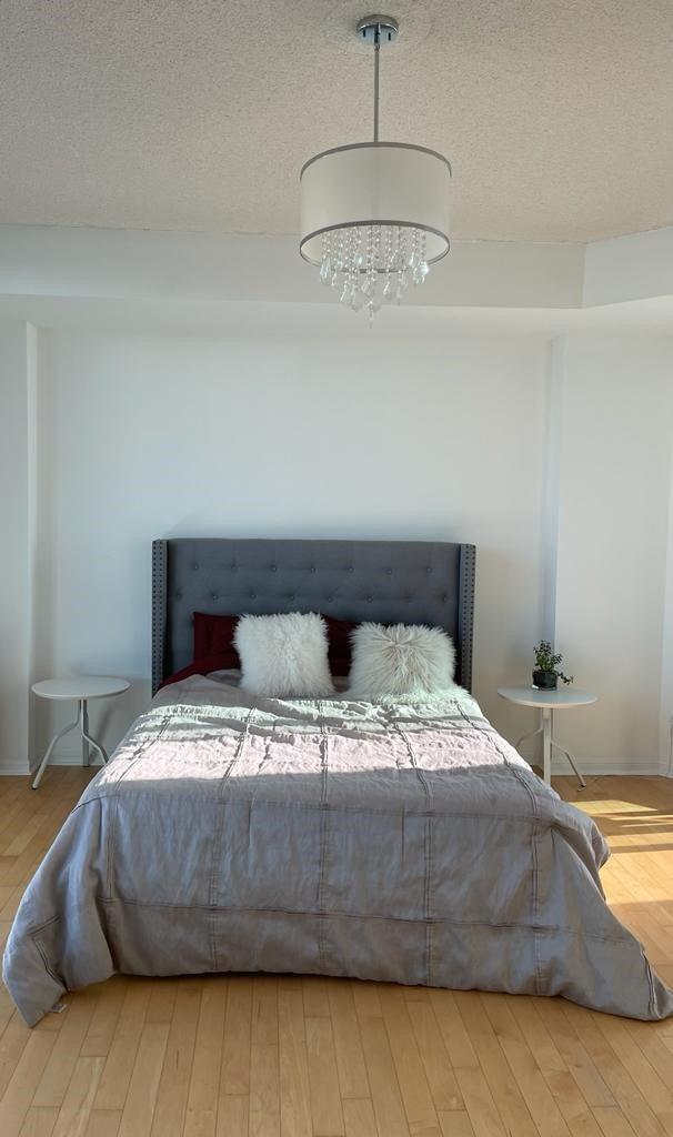 230 Queens Quay W, #1016