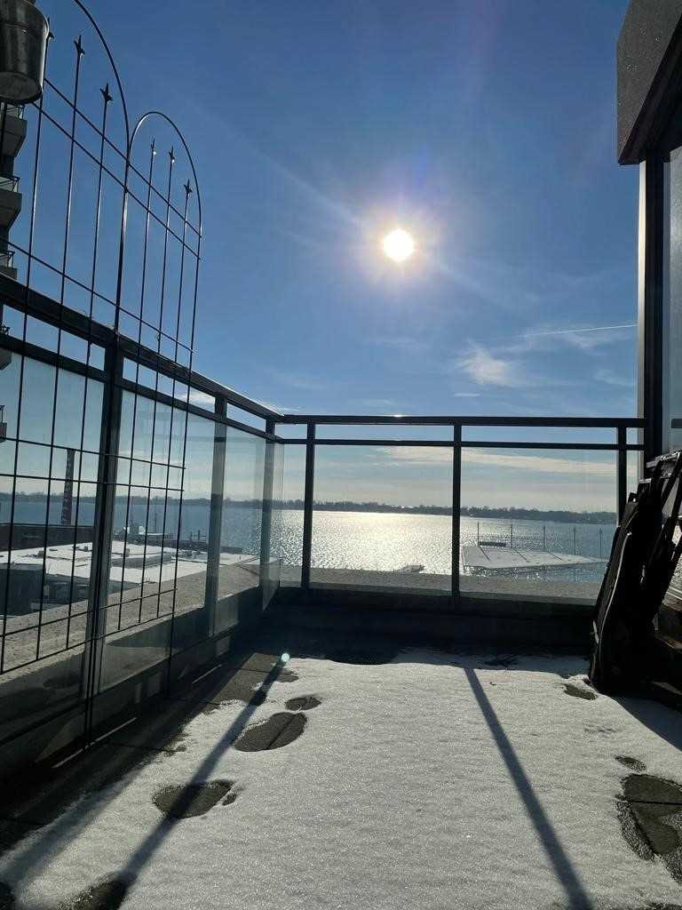 230 Queens Quay W, #1016