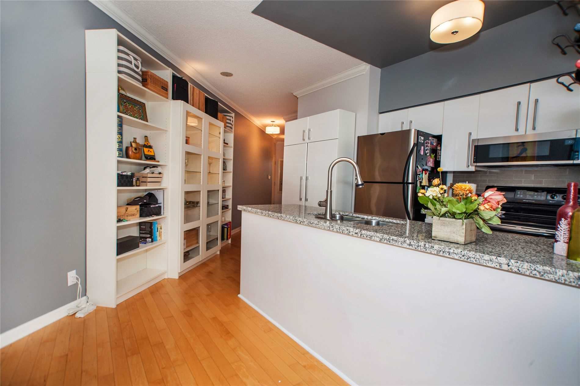 230 Queens Quay W, #1016