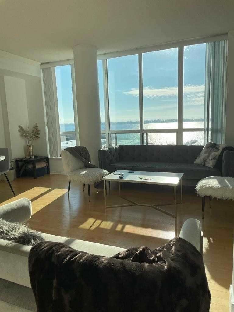 230 Queens Quay W, #1016