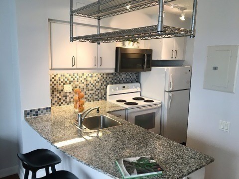 33 Sheppard Ave E, #2609