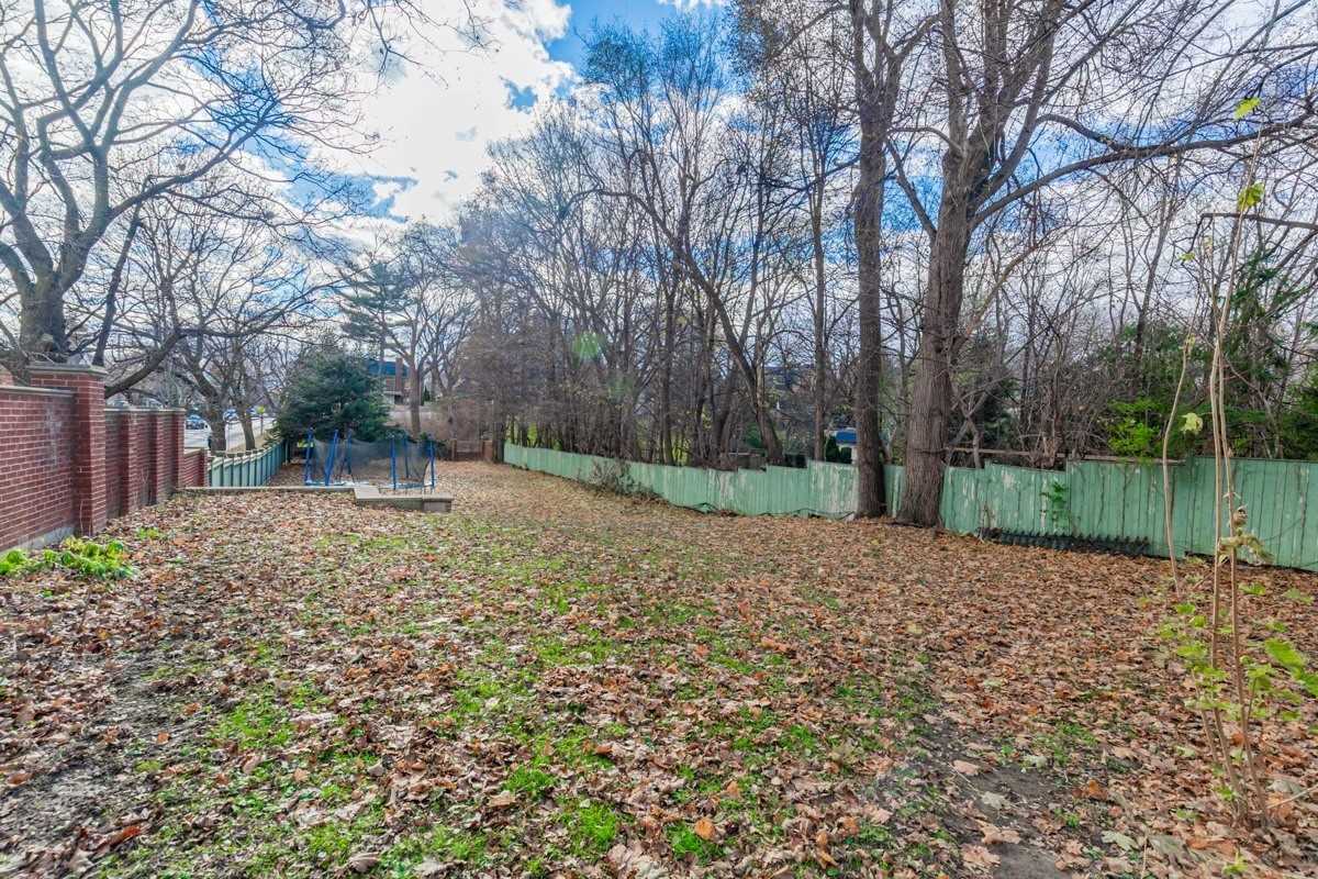 33 Hawarden Cres