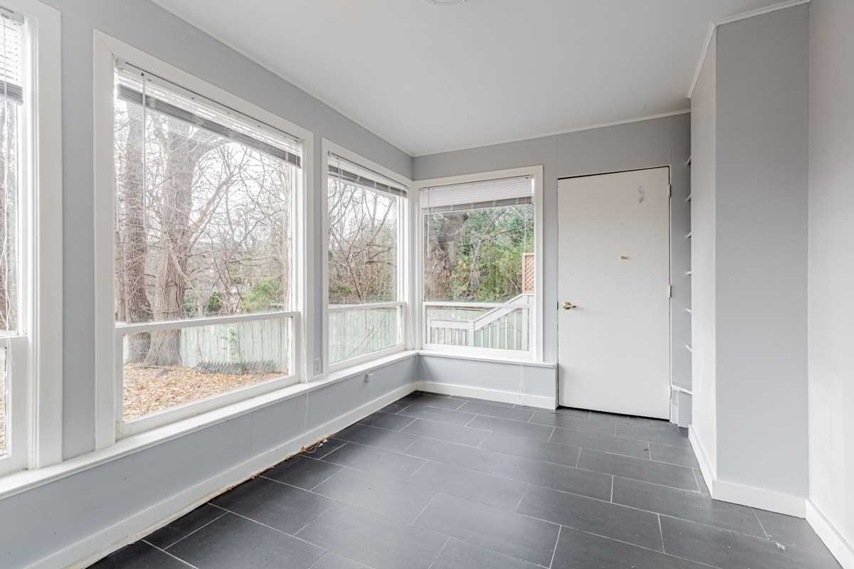 33 Hawarden Cres