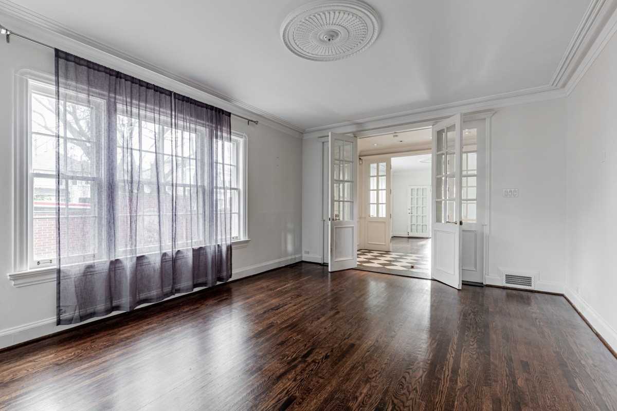 33 Hawarden Cres