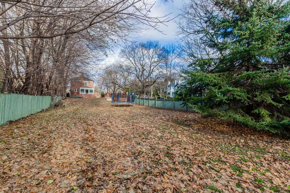 33 Hawarden Cres