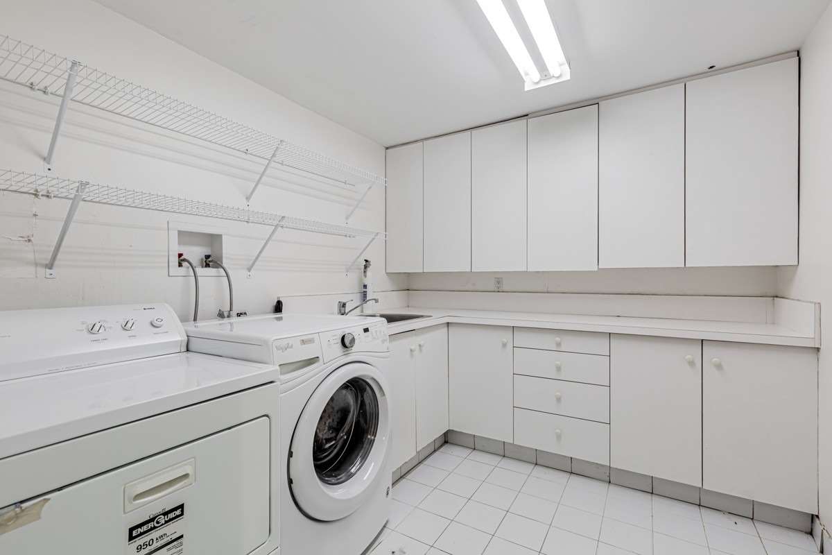 33 Hawarden Cres