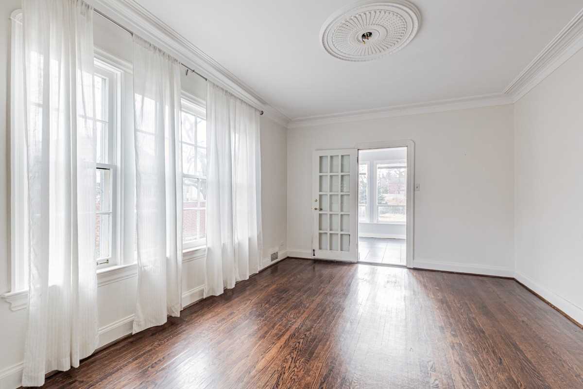 33 Hawarden Cres