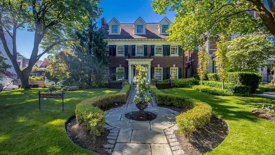 11 Dewbourne Ave