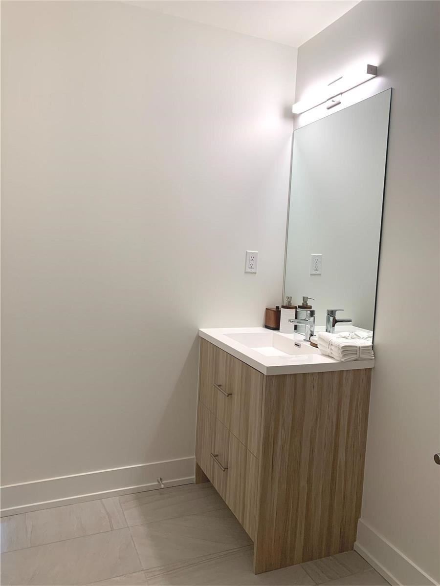 180 Fairview Mall Dr #1001