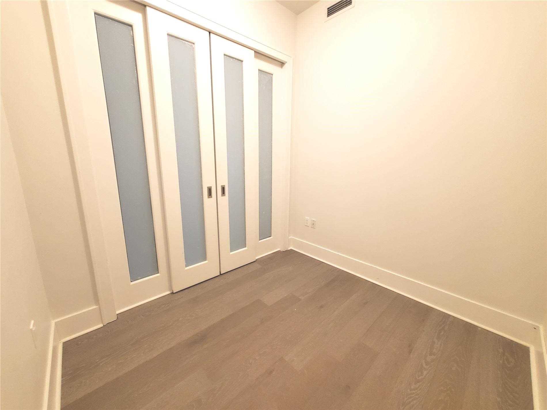 29 Queens Quay E #918