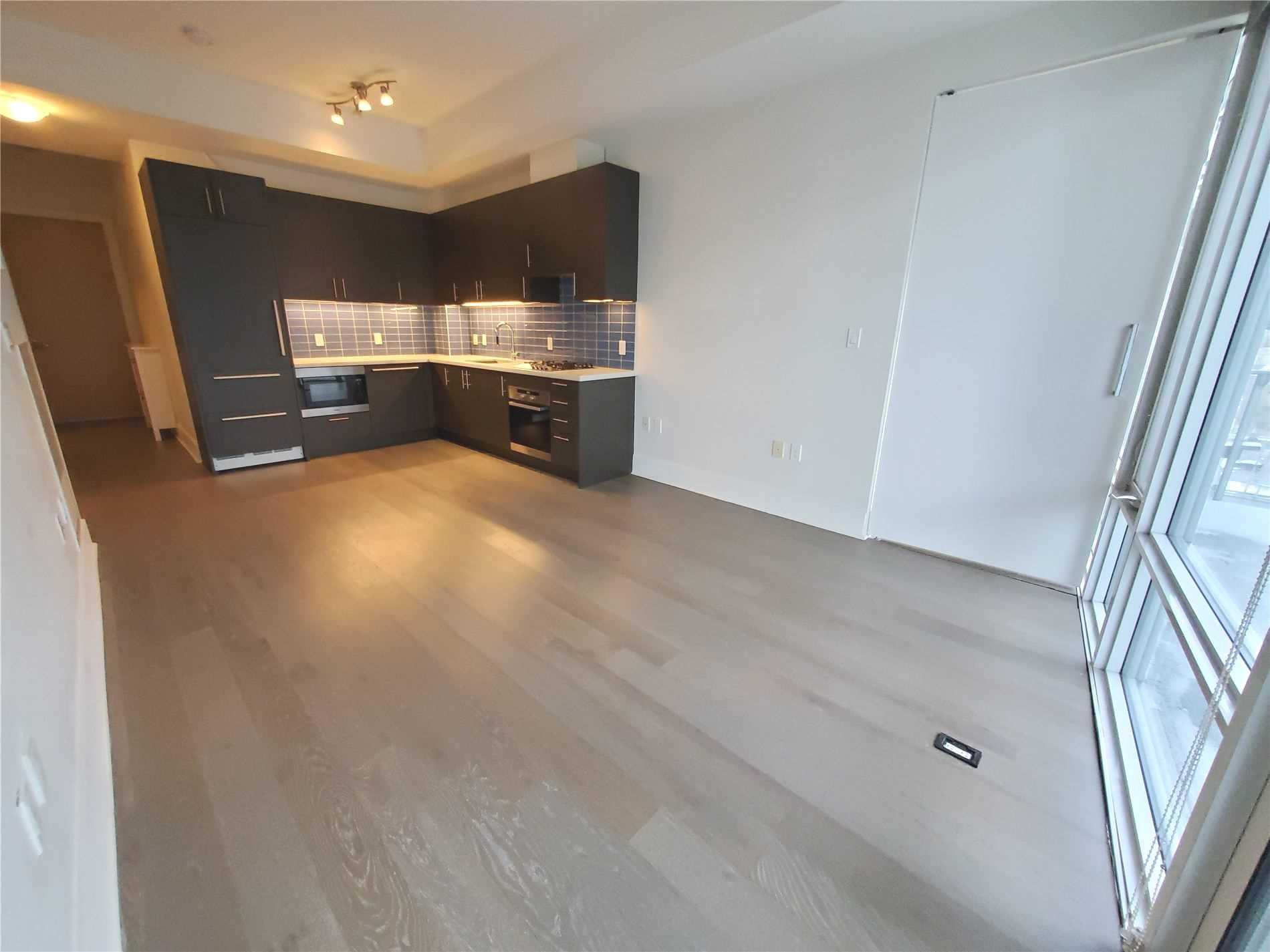 29 Queens Quay E #918