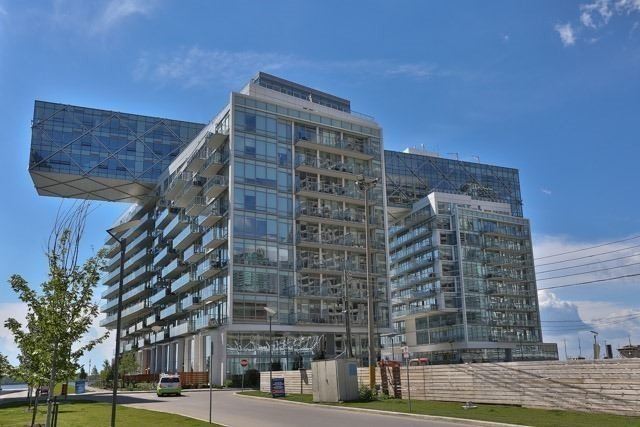 29 Queens Quay E #918