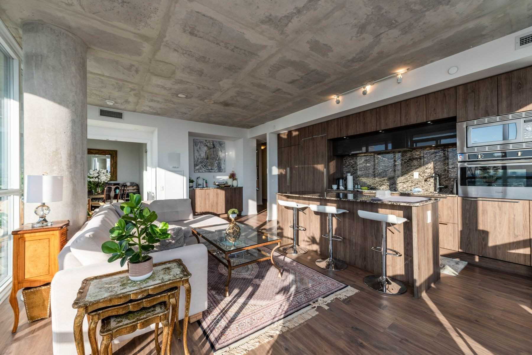 88 Blue Jays Way, #4105