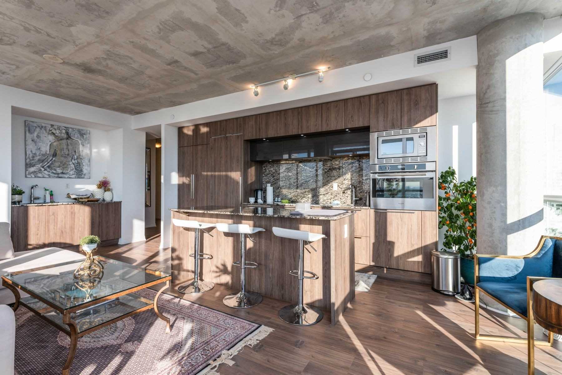 88 Blue Jays Way, #4105