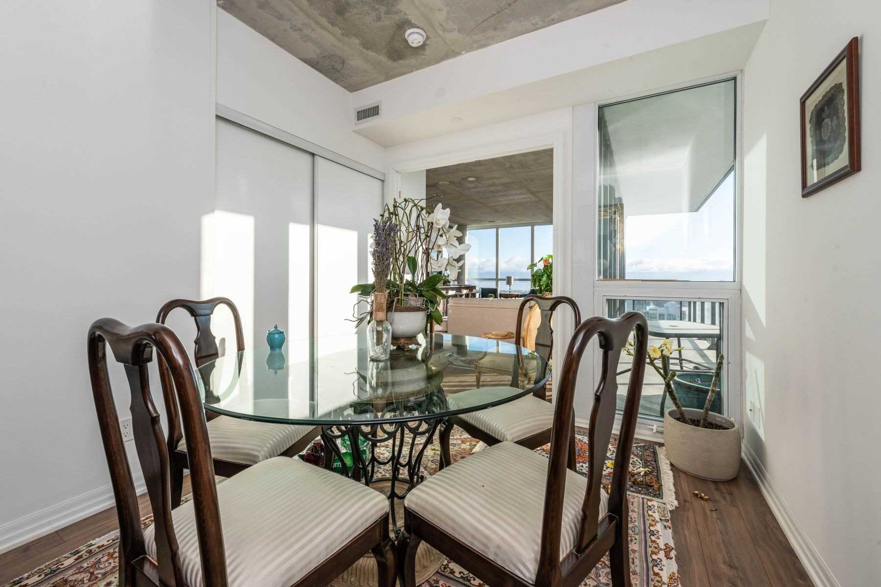 88 Blue Jays Way, #4105