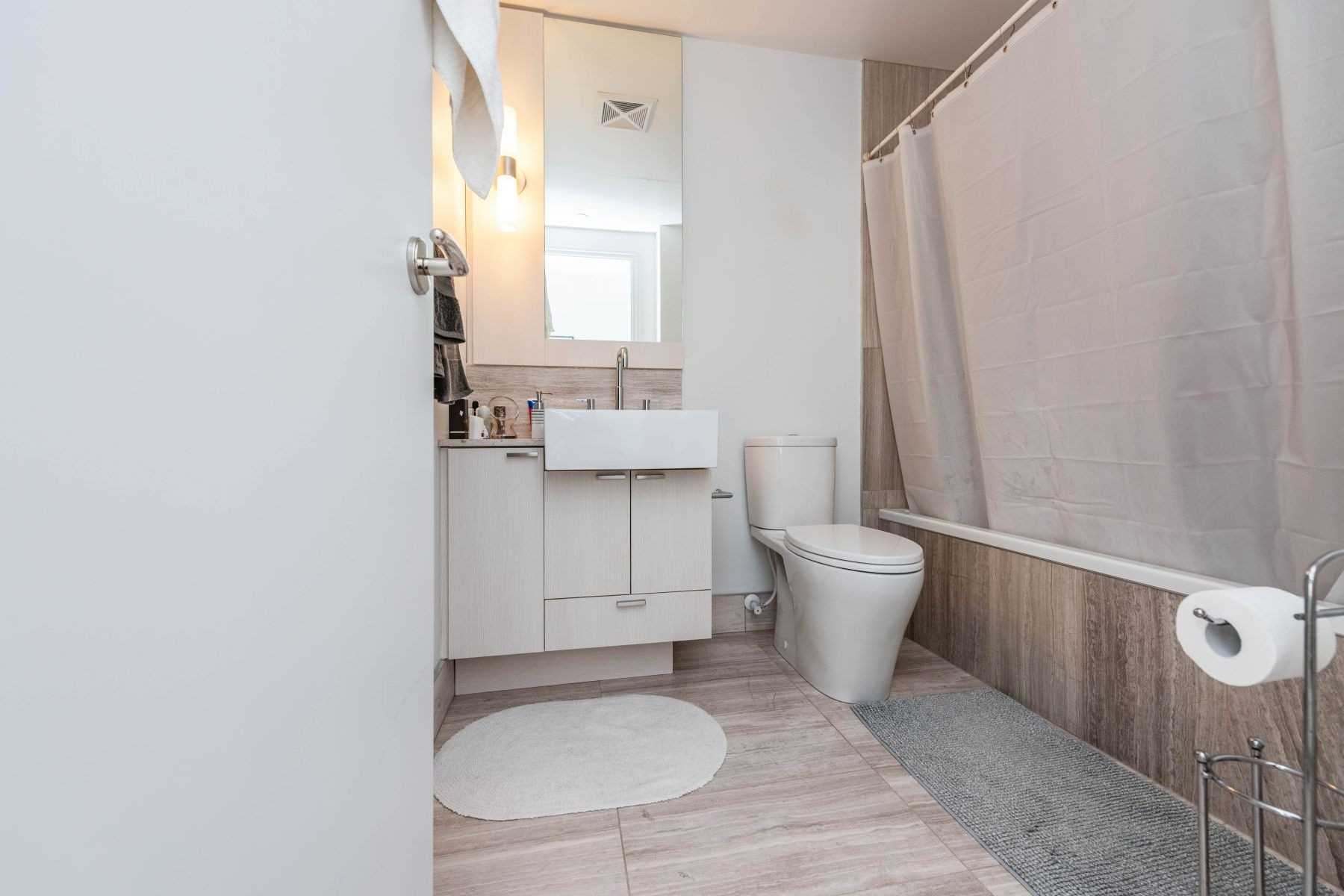 88 Blue Jays Way, #4105