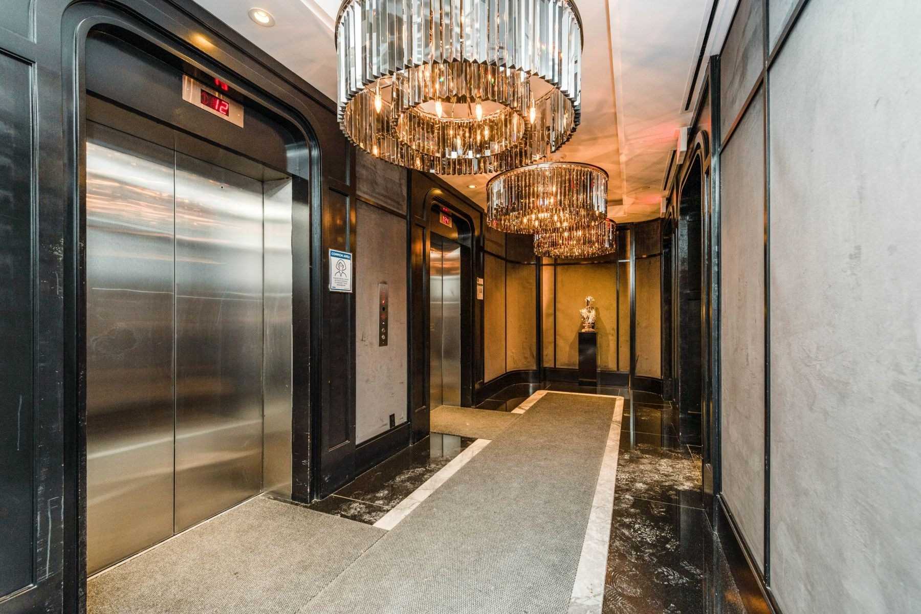 88 Blue Jays Way, #4105