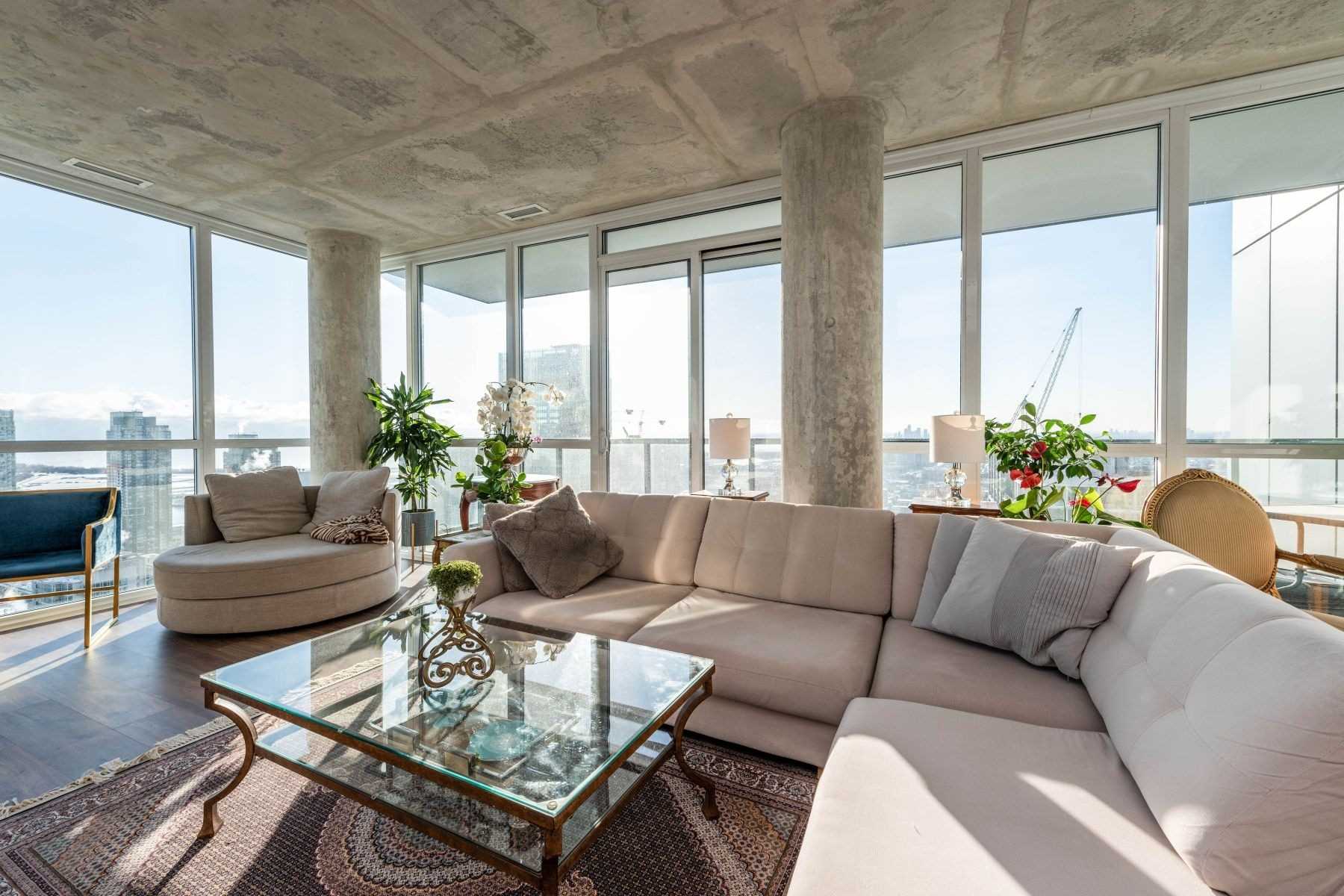 88 Blue Jays Way, #4105