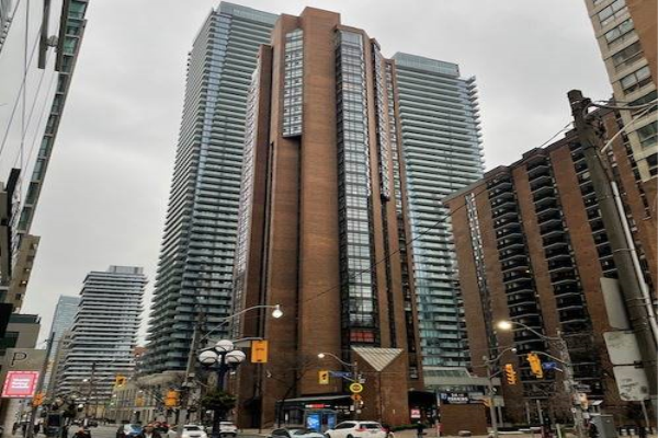 55 Charles St W, Toronto