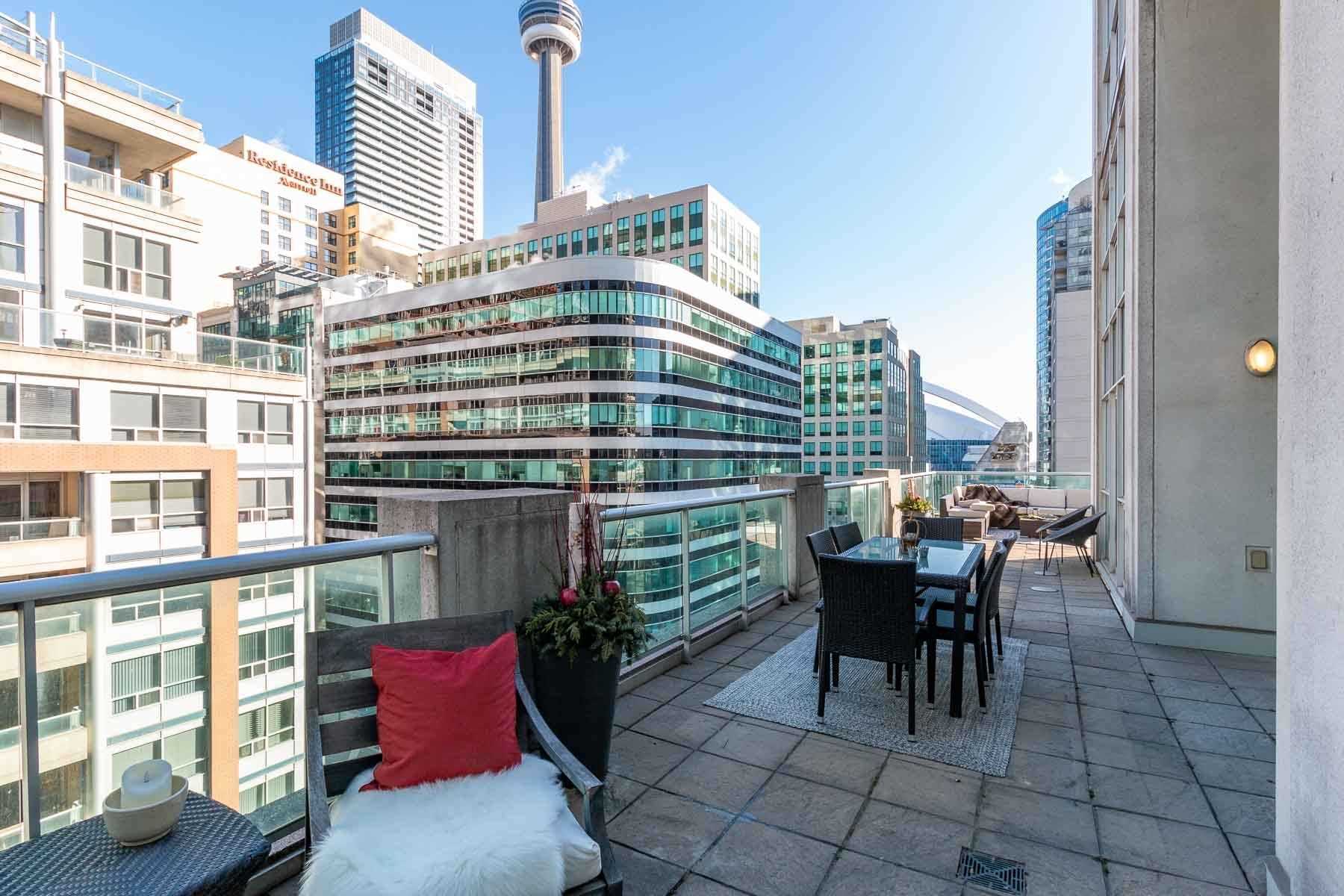 36 Blue Jays Way, #711&712
