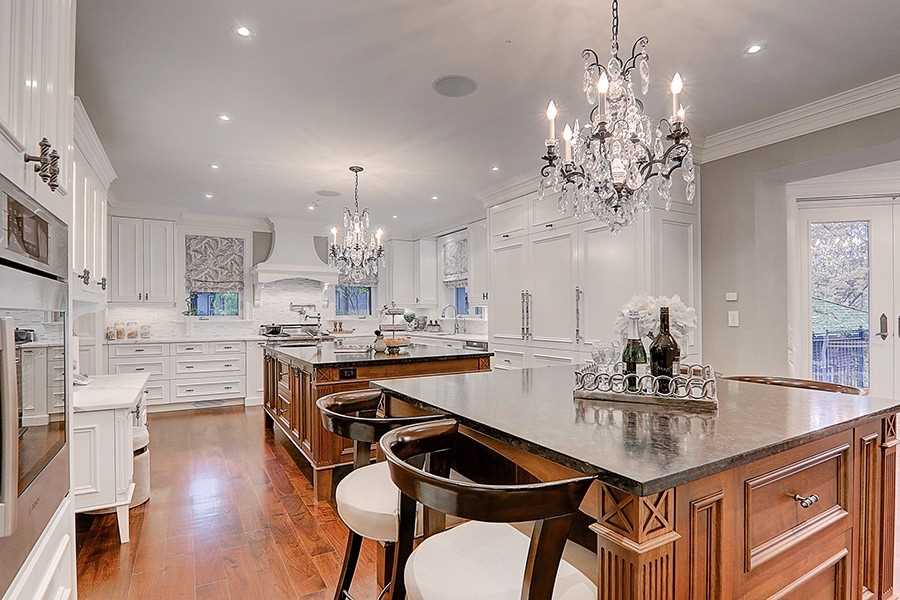 15 Castle Frank Cres